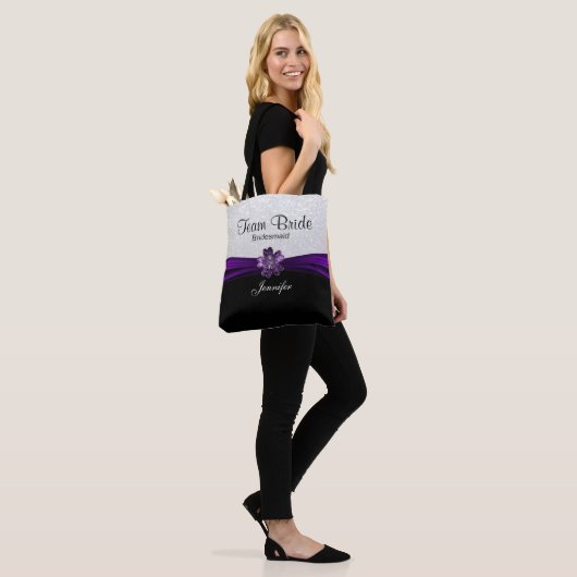 Bride van het zwarte, Witte en Paarse Team Tote Bag (Op model)