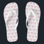 Bride Wedding Honeymoon Pink Bow Teenslippers<br><div class="desc">Ontworpen om de bruid te worden. Creëer je aangepaste teenslippers om je trouwdag te gedenken. Geweldig voor vrijgezellenfeesten,  bacheloretfeesten en strandbruiloften!</div>