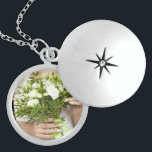 Bride's bruiloft Bouquet Voeg je foto-oft toe Locket Ketting<br><div class="desc">Pas dit ontwerp vandaag aan! Dit cadeau is perfect voor de speciale gelegenheid.
 Kijk eens naar onze winkel,  voor al onze coole design.</div>