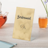 Bridesmaid - bewerkbare tekst op gouden voetsporen reclamebord met voetstuk (Insitu)