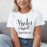 Bridesmaid Black Modern Script Custom Wedding T-shirt<br><div class="desc">Stijlvol Bridesmaid-shirt in een mooi zwart script voor de geweldige vrouw die aan uw kant staat!</div>