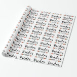 Bridesmaid Black Modern Text & Flowers Patroon Cadeaupapier<br><div class="desc">Moderne tekstvormgeving in zwart-witvormig met een bloemaccent in een naadloos patroon op witte achtergrond.</div>