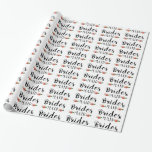 Bridesmaid Black Modern Text & Flowers Patroon Cadeaupapier<br><div class="desc">Moderne tekstvormgeving in zwart-witvormig met een bloemaccent in een naadloos patroon op witte achtergrond.</div>