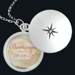 Bridesmaid Gift Ketting Sjabloon<br><div class="desc">Mooie witte roos en trouwdatum op ketting met een vaste kaasstijl. Geweldig voor cadeautjes en voor draag bruiloft. Overeenkomende trouwartikelen beschikbaar.</div>