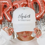 Bridesmaid Modern Minimalist Script Bachelorette Trucker Pet<br><div class="desc">Verhoog je vrijgezellenfeeststijl met onze "Bridesmaid Modern Minimalist Script" Trucker Hat, een chique en trendy blijk van dankbaarheid voor je bruidsfeestje. Dit pet combineert moeiteloos hedendaagse esthetiek met minimalistische charme, waardoor het de perfecte aandenken is voor je bruidsmeisjes. Het is zorgvuldig vervaardigd en toont het woord "bruidsmeisje" in een elegant...</div>