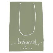 Bridesmaid Modern Minimalist Script Sage Green Medium Cadeauzakje (Achterkant)