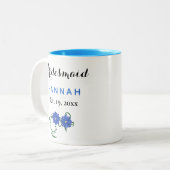 Bridesmaid Modern Typography Blue Flowers Wedding Tweekleurige Koffiemok (Voorkant links)