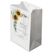 Bridesmaid Sunflower Eucalyptus Floral Weddenschap Medium Cadeauzakje (Achterkant Gekanteld)