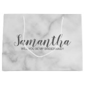Bridesmaid-voorstel | Elegant Marble Script Groot Cadeauzakje (Voorkant)