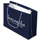 Bridesmaid-voorstel | Modern Script Navy Blue Groot Cadeauzakje (Voorkant Gekanteld)