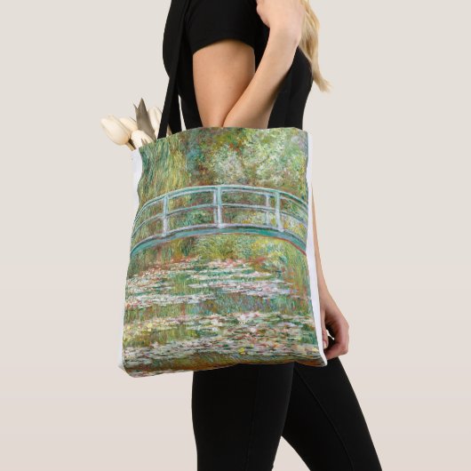 Bridge over a Pond of Water Lilies by Claude Monet Tote Bag (Dichtbij)