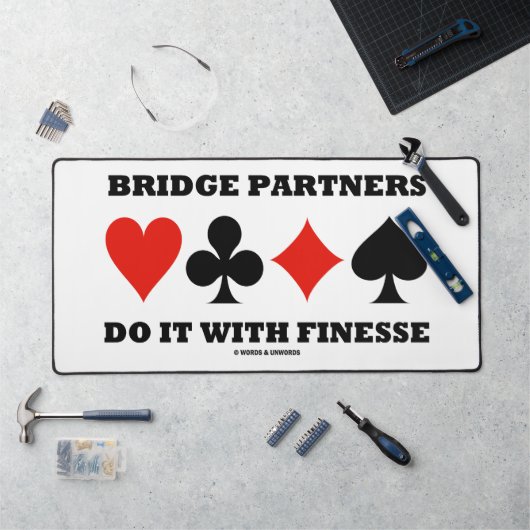 Bridge Partners doen het met Finesse vier Kaart pa Bureaumat (Werkstation)