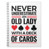 Bridge Player onderschat nooit oude Lady-kaarten Notitieboek (Voorkant)