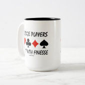 Bridge-spelers doen het met vier Finesse-kaartsleu Tweekleurige Koffiemok (Voorkant links)