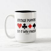 Bridge-spelers doen het met vier Finesse-kaartsleu Tweekleurige Koffiemok (Links)
