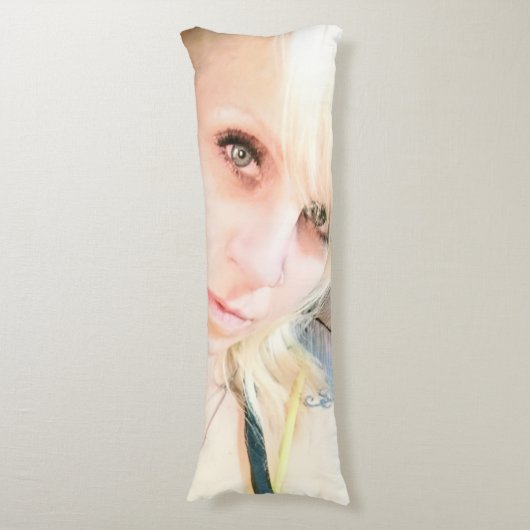 Bridget Body Pillow Lichaamskussen (Voorkant Verticaal)