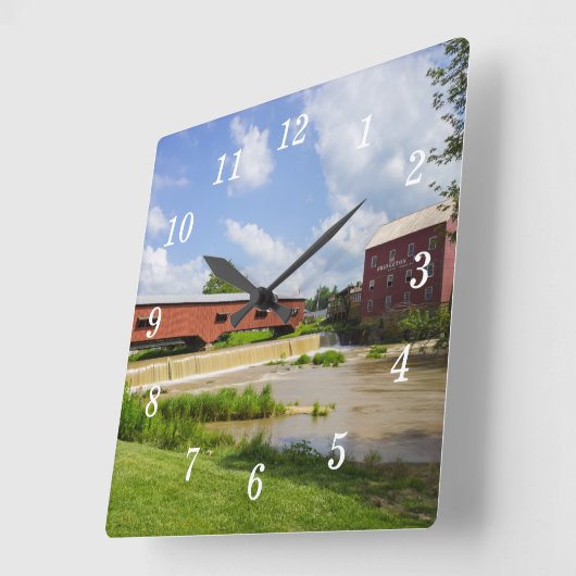 Bridgeton Bridge en Mill Wandklok (Hoek)