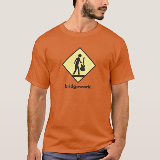 Bridgewerk "Musician Crossing" Dark T-Shirt (Voorkant)