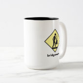 Bridgewerk "Musician Crossing" Tweekleurige Koffiemok (Voorkant rechts)