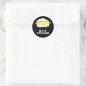 Brie Sterke Funny Positive Cheese Pun Dark BG Ronde Sticker (Tas)