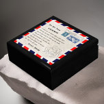 brief aan mijn zoontje Keepsake geschenkdoos Cadeaudoosje<br><div class="desc">Geniet van een leven vol herinneringen met de "Gepersonaliseerde Brief aan mijn zoon Keepsake Gift Box" Meer dan alleen een doos, het is een reis door de tijd, vol met liefde en erfenis. Voor het zoontje dat een speciale plek in je hart heeft, schenk een schat die hij voor altijd...</div>