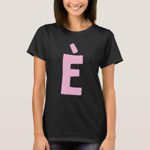 Brief È groot en vet in roze T-shirt