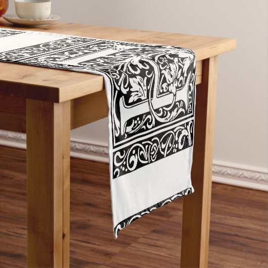 Brief H Middeleeuws Monogram Art Nouveau Korte Tafelloper (Voorbeeld)