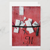 BRIEF HOLDER IN HOUT MONOGRAM rood zwart wit Briefpapier (Voorkant / Achterkant)