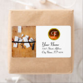 BRIEF-HOUDER IN HOUTMONOGRAM, oranje geagneerd wit Etiket (Insitu)