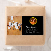 BRIEF-HOUDER IN HOUTMONOGRAM, oranje zwart gegolfd Etiket (Insitu)