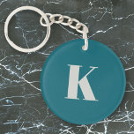 Brief initiaal | Blauwgroen monogram Modern Stijlv Sleutelhanger<br><div class="desc">Eenvoudige,  stijlvolle monogram initiaal letter in moderne,  minimalistische typografie in putty grijs op blauwgroen blauw. Een perfect aangepast cadeau of accessoire met een persoonlijke aanraking!</div>