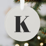 Brief initiaal | Monogram Modern Stylish Trendy Ornament<br><div class="desc">Eenvoudig,  stijlvol monogram-ornament voor aangepaste initialen in moderne,  minimalistische typografie in zwart op een verouderde grijze achtergrond. Een perfect aangepast cadeau of vakantieaccessoire met een persoonlijke aanraking!</div>