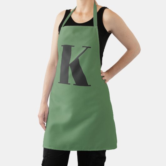 Brief initiaal | Monogram Modern Trendy Sage Green Schort (Insitu)