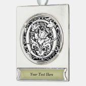 Brief O Middeleeuws Monogram Art Nouveau Verzilverd Banner Ornament (Links)
