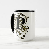 Brief "P", verpakt in gouden wijnstokken - Mok (Voorkant links)