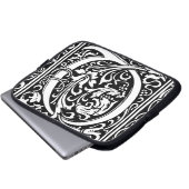 Brief Q Middeleeuws Monogram Art Nouveau Laptop Sleeve (Voorkant onderkant)