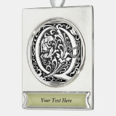 Brief Q Middeleeuws Monogram Art Nouveau Verzilverd Banner Ornament (Links)