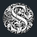 Brief S Middeleeuws Monogram Art Nouveau Magneet<br><div class="desc">Dit initiaal S maakt deel uit van een complete serie door hoesje William Morris geïnspireerde typografische initialen. De zwart-witte belettering is zeer decoratief, vormgegeven naar de fancy typografie van de middeleeuwen. Schattige en trendy, dit is een chique monogram S - letter S- swirly S. Pas dit monogram aan door de...</div>