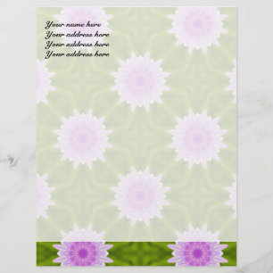Briefhoofd ontwerp met roze sneeuwvlokken