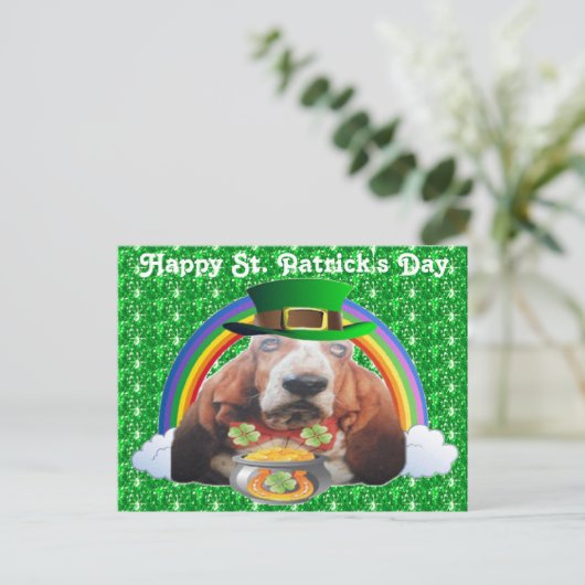 Briefkaart Basset Hound Happy St. Patrick's Day (Staand voorkant)