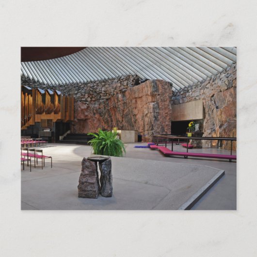 Briefkaart De Tempeliaukio-kerk in Finland (Voorkant)