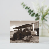Briefkaart ~ Een Antiek trekker op een zomerdag (Staand voorkant)