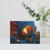 Briefkaart - Het vullen van een Heet Lucht Ballon (Staand voorkant)