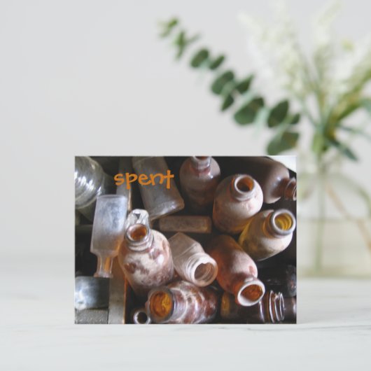 Briefkaart lege flessen (Staand voorkant)