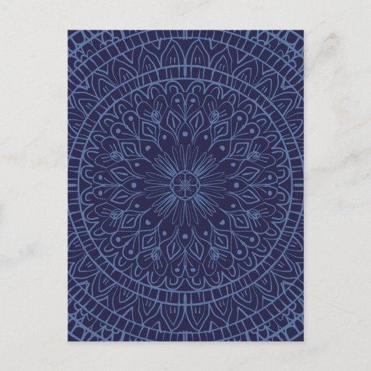 Briefkaart met een diep blauw mandala-ontwerp (Voorkant)