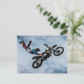 Briefkaart met motorfietser (Staand voorkant)