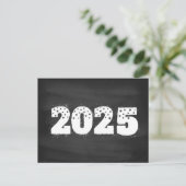 Briefkaart met tekst van 2025 op schoolbord. Nieuw (Staand voorkant)