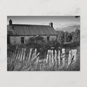Briefkaart oud derelict Cottage