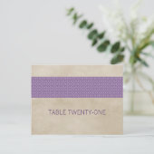 Briefkaart Paarse Rustic Damask Table Number (Staand voorkant)