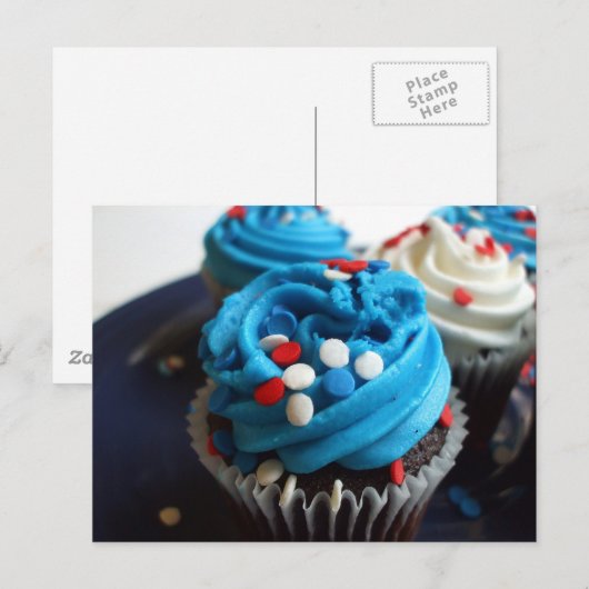 Briefkaart rode, witte en blauwe cupcakes (Voorkant / Achterkant)